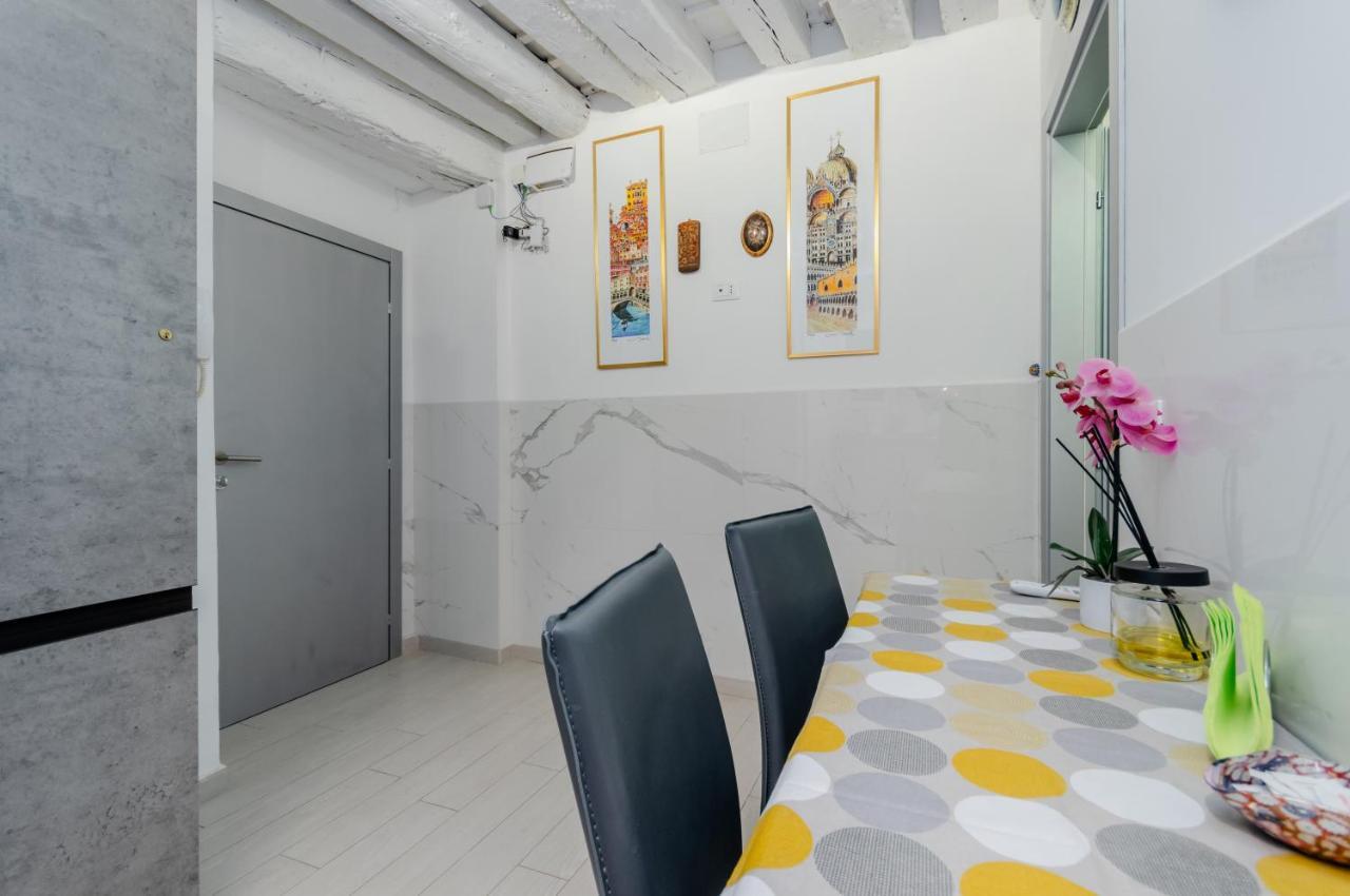 Palazzo Dolfin - Piazza San Marco Lovely Apartment Benátky Exteriér fotografie