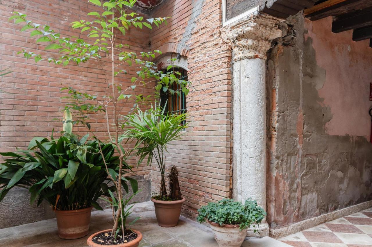 Palazzo Dolfin - Piazza San Marco Lovely Apartment Benátky Exteriér fotografie