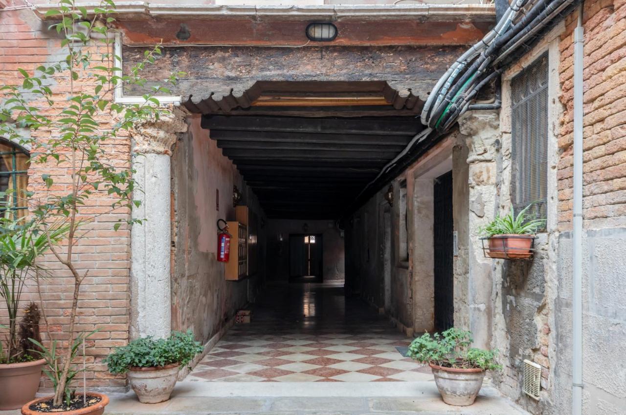 Palazzo Dolfin - Piazza San Marco Lovely Apartment Benátky Exteriér fotografie